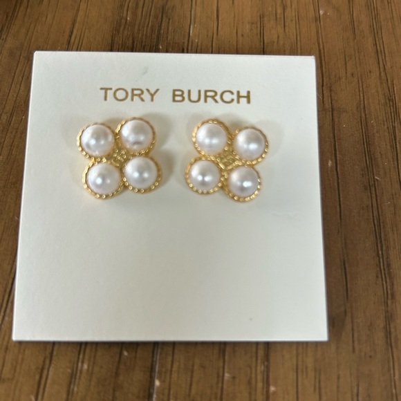 Tory Burch Clover Pearl Earrings Read! - Picture 3 of 6
